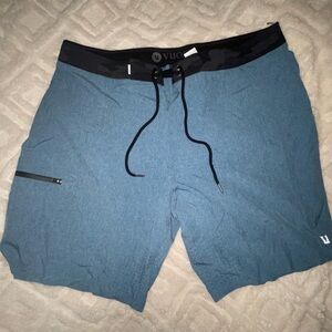 Vuori Sonic Seamless Boardshort, 34, Sapphire Blue
